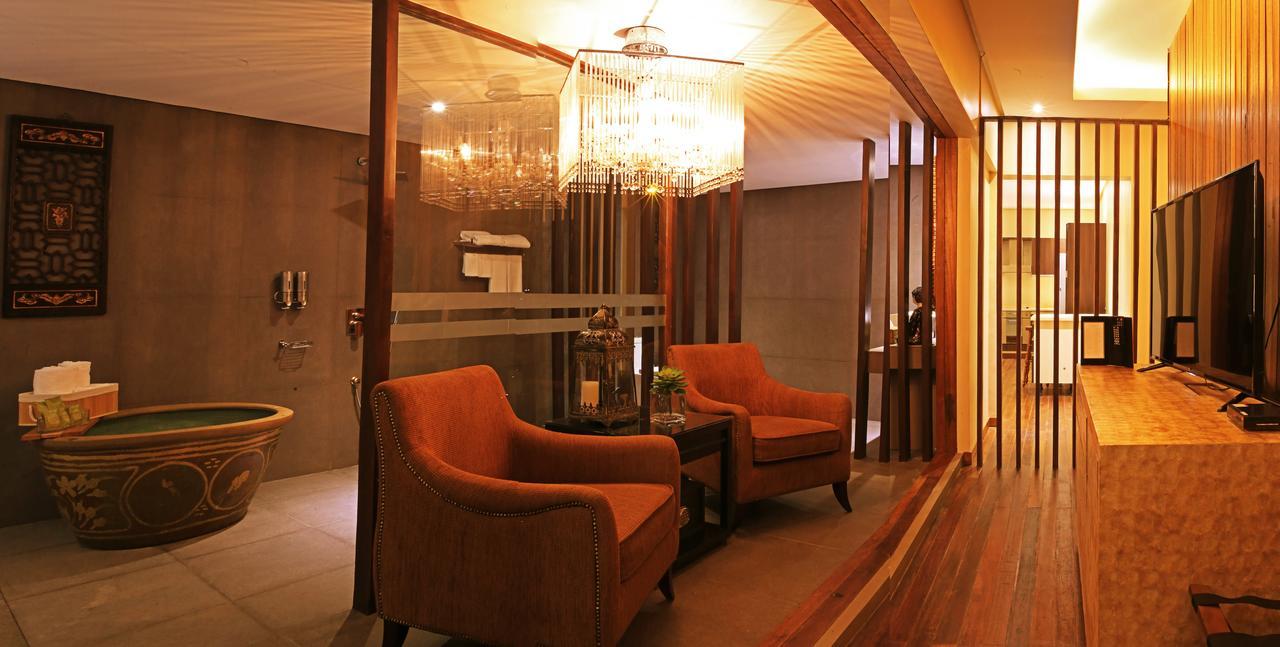 The Oriental Luxury Suites Alfonso Pokoj fotografie
